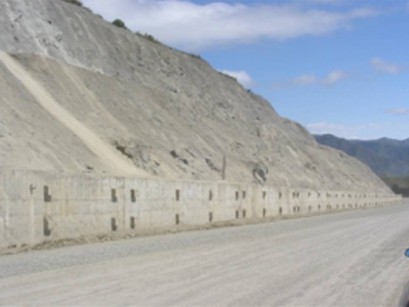 Estudios para estabilización de la carretera Cuenca-Molleturo-Empalme en los sectores Media Vía, Curva del Retorno